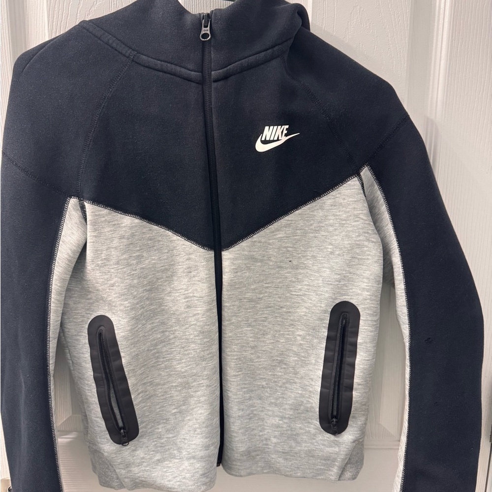 Nike Tech